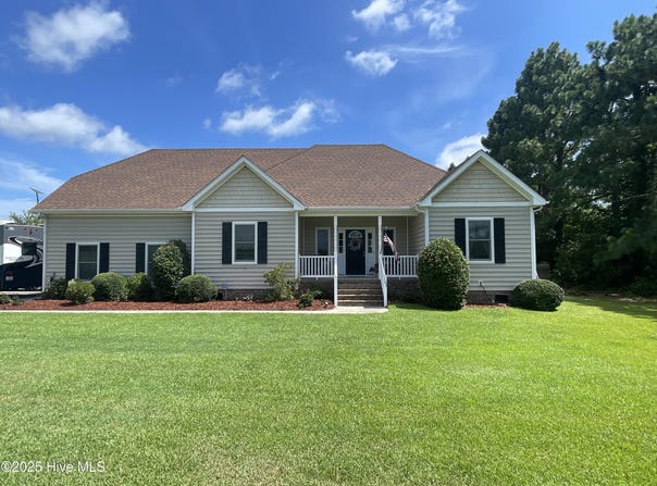 102 Bayshore Court, Maple, NC 27956