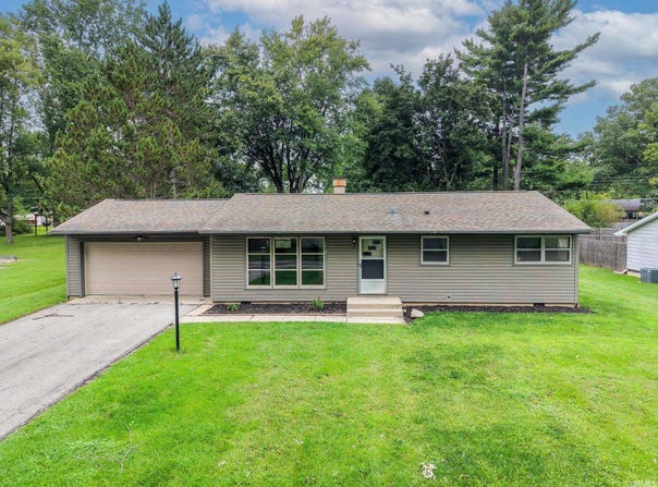 1928 Graham Drive, Fort Wayne, IN 46818-2144