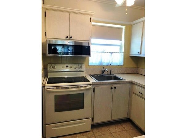 1115 Lake Terrace, Boynton Beach, FL 33426
