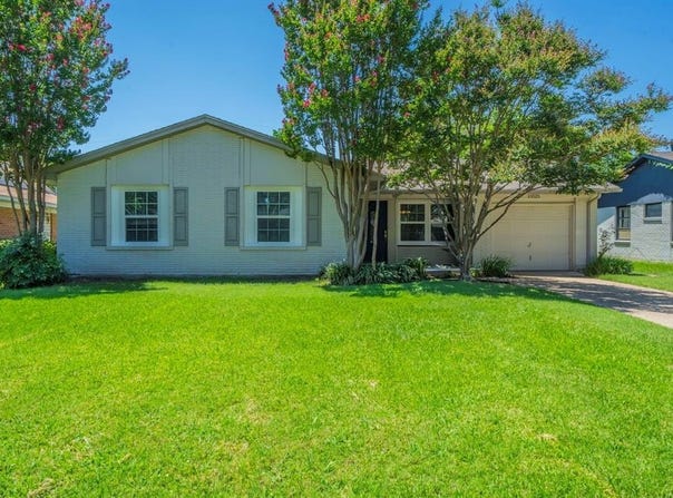 13525 Mount Castle Drive, Farmers Branch, TX 75234
