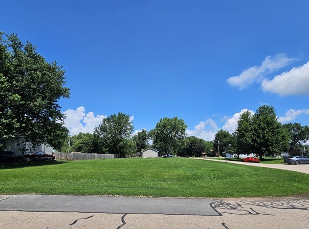 61 Tammy Lane, Lake Holiday, IL 60552