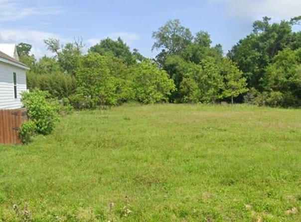 115 Bay Oaks Drive, Bay Saint Louis, MS 39520