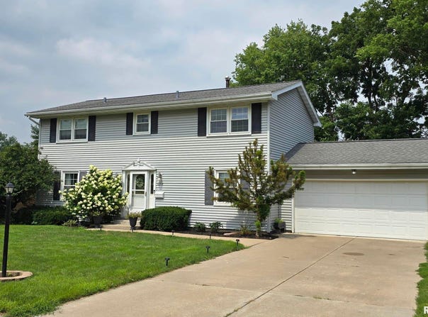 6315 N RIVIERA Court, Peoria, IL 61614
