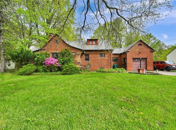 25855 Highland Road, Richmond Heights, OH 44143