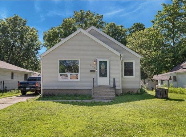 806 8th Street SW, Willmar, MN 56201