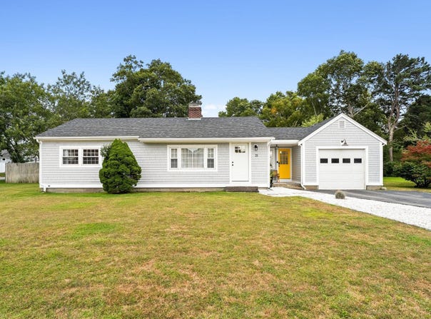 21 Hazelmoor Road, South Yarmouth, MA 02664