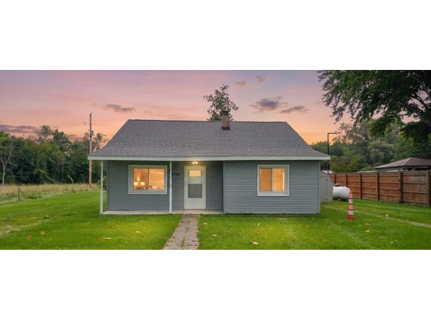 2759 N M-140, Watervliet, MI 49098