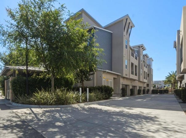 6042 Colt Place, Carlsbad, CA 92009