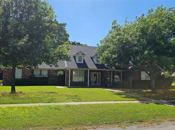 907 N Main Street, Leonard, TX 75452