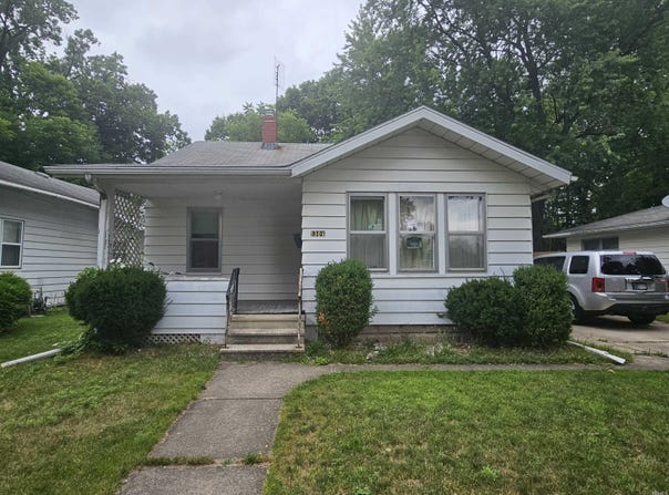 1306 McPherson Street, Elkhart, IN 46514-3746