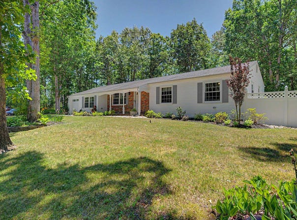 36 Deidre Dr, Egg Harbor Township, NJ 08234