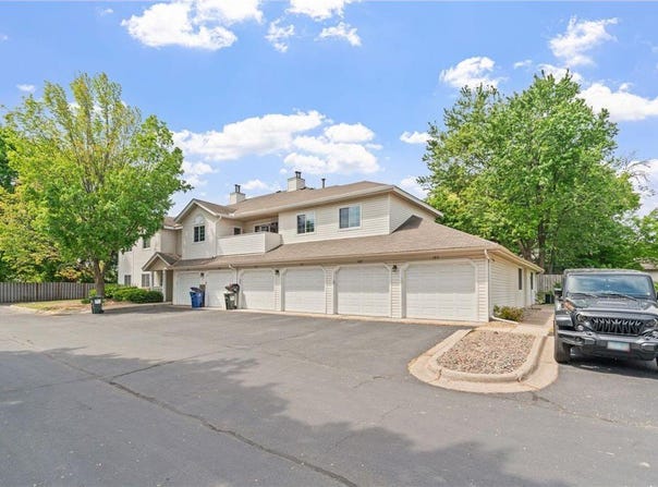 4040 Maureen Drive NE, Columbia Heights, MN 55421