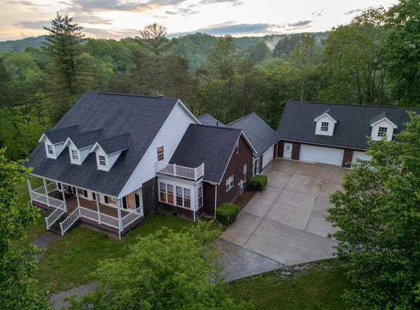 140 Morton Drive, Hamlin, WV 25523