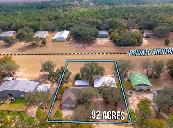 526 Tail Spin Drive, Holt, FL 32564