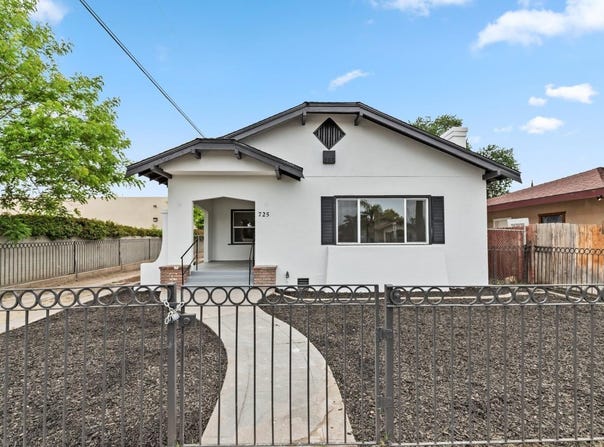 725 5th Street S, Fresno, CA 93702