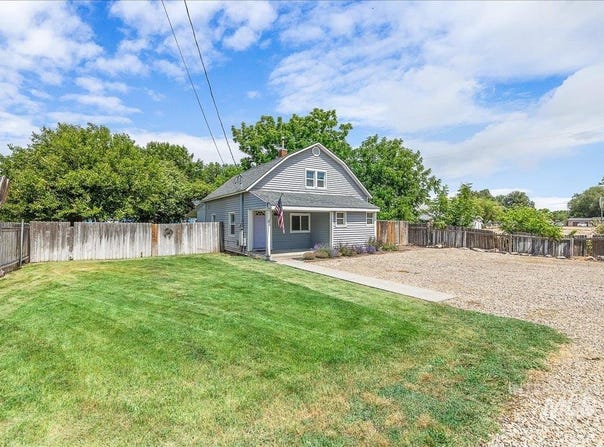 723 4th Ave N, Nampa, ID 83687-3003