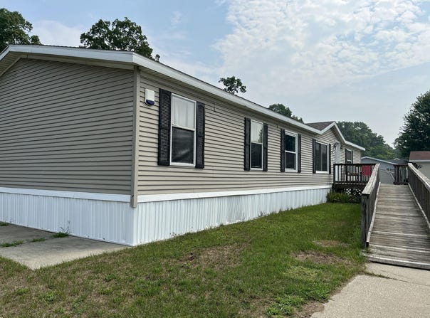 4212 SUNDROP CIRCLE E, MUSKEGON, MI 49442