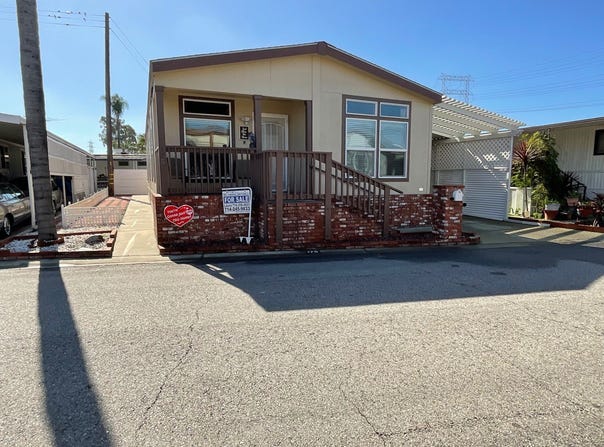 10001 W Frontage Rd, South Gate, CA 90280
