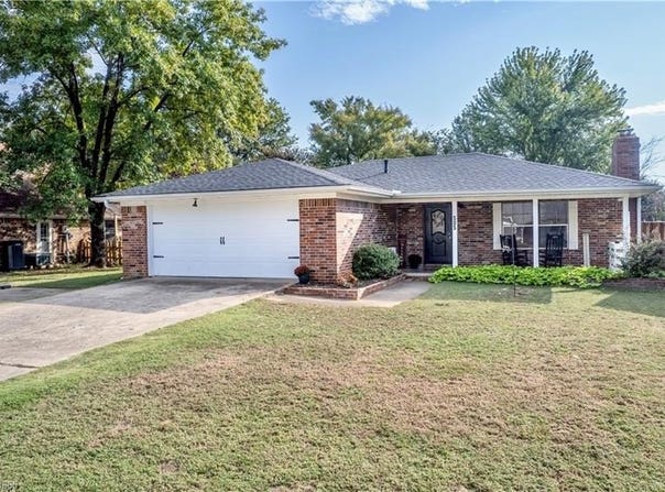 505 Juniper LN, Muldrow, OK 74948