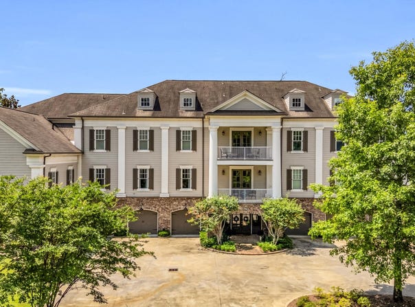145 Waverly Dr, West Point, MS 39773