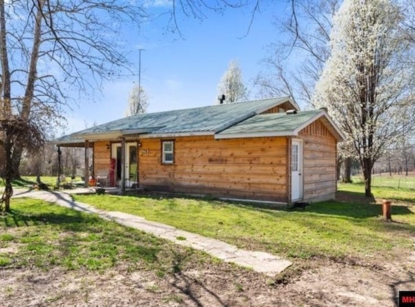 211 FEATHERHILL TERRACE, Norfork, AR 72658