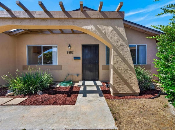 9902 Saddleback Drive, Lakeside, CA 92040