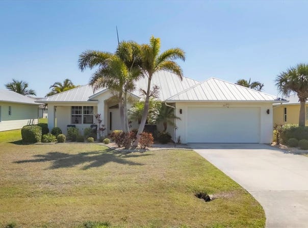 25 MEDALIST TERRACE, ROTONDA WEST, FL 33947