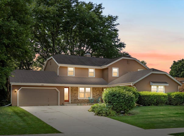 1815 Stardust Dr, Waukesha, WI 53186
