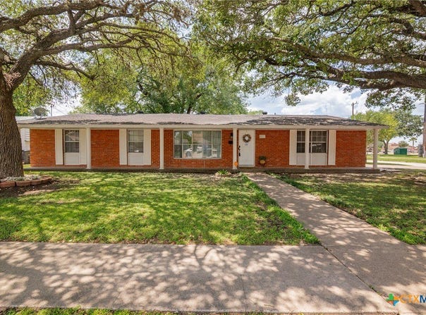 4811 Lilac Lane, Victoria, TX 77904