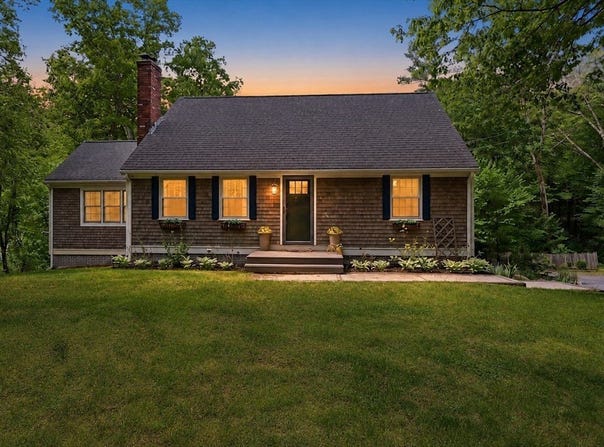 80 Webster St, Douglas, MA 01516