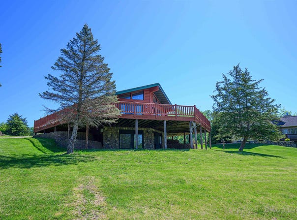 9 Oakmont, GALENA, IL 61036