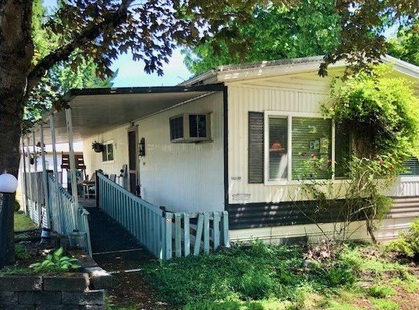 1475 GREEN ACRES RD, Eugene, OR 97408