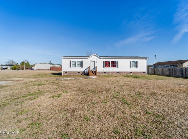 102 Walter Drive, Beulaville, NC 28518