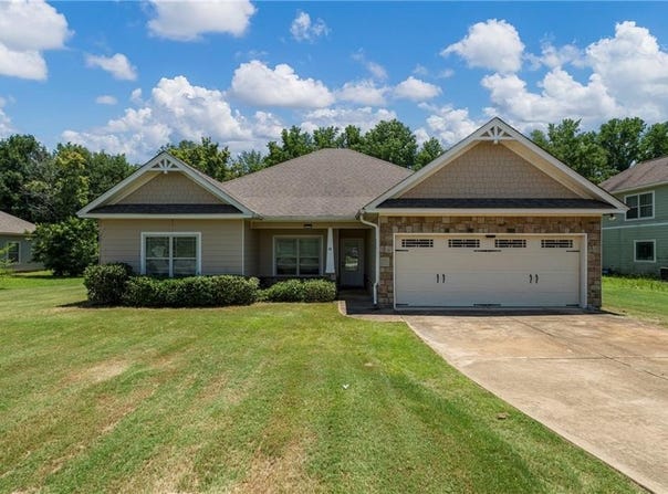 48 Winter Hawk Drive, Fort Mitchell, AL 36856