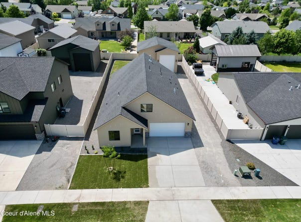 6696 Portrush Dr, Rathdrum, ID 83858