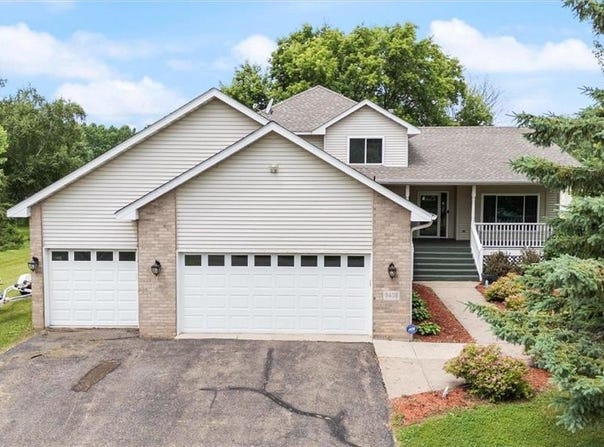 9408 Jennifer Court, Chisago City, MN 55013