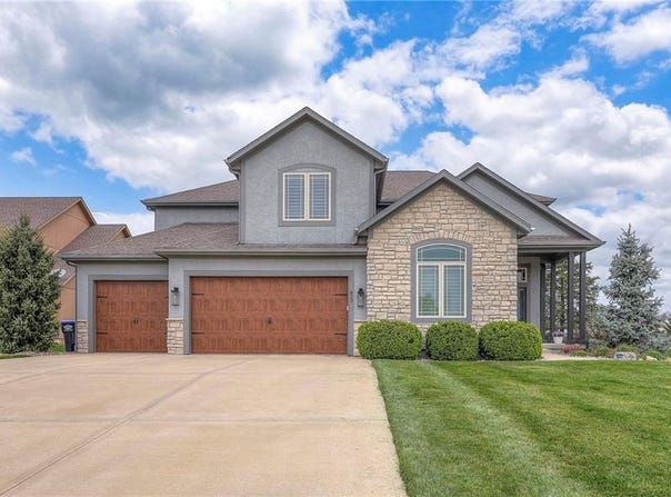 823 155th Circle, Basehor, KS 66007