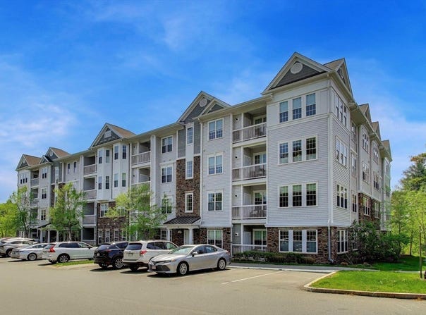 62 Abigail Way, Reading, MA 01867
