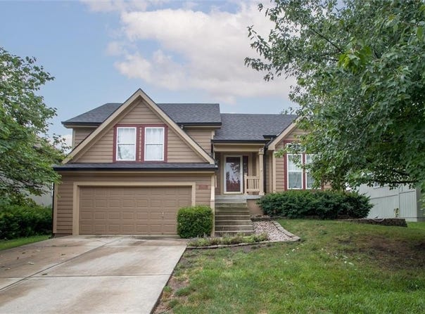 16403 W 156th Terrace, Olathe, KS 66062