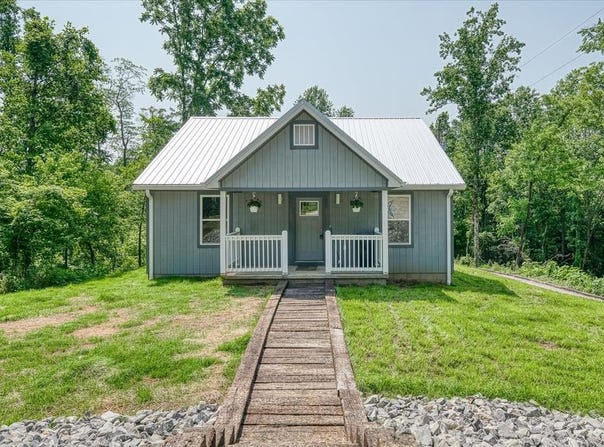 299 Shire Lane, Celina, TN 38551