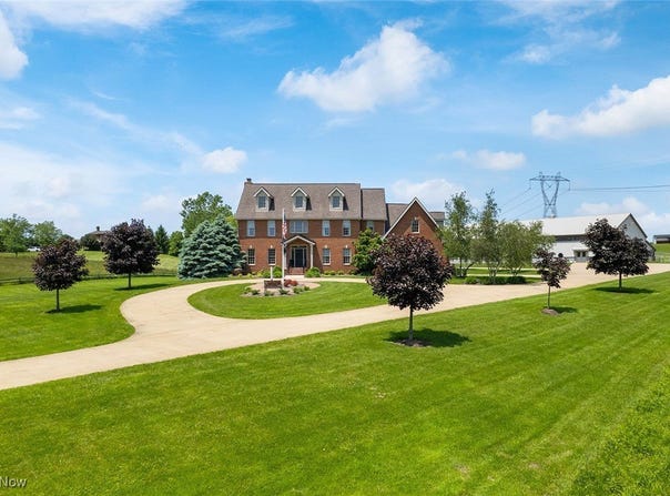 5495 Meese Road NE, Louisville, OH 44641