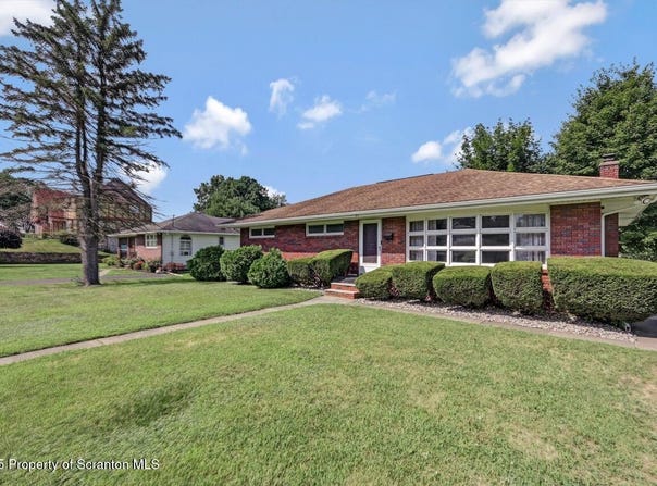 812 Glenwood Road, Old Forge, PA 18518