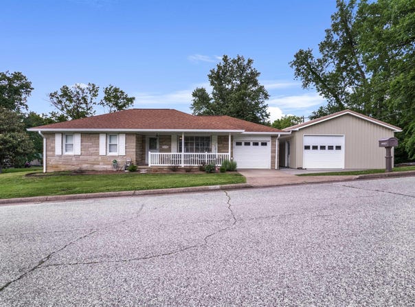 2208 Franklin Street, Tell City, IN 47586