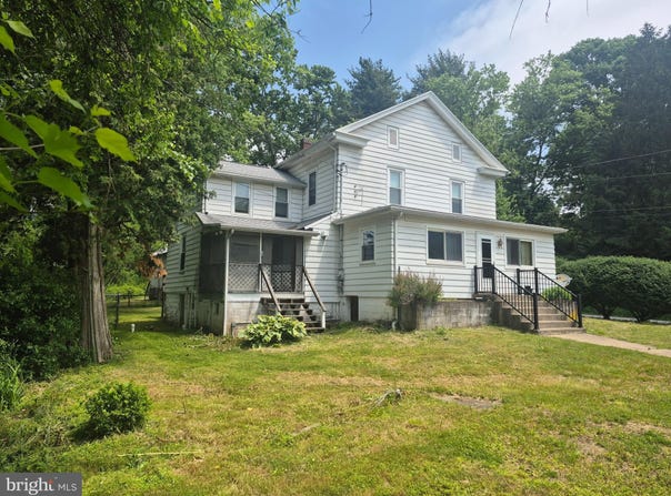 147 CRISSINGER HILL Road, SUNBURY, PA 17801