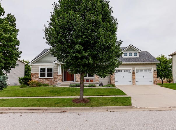 2810 Cambridge Drive, Ames, IA 50010
