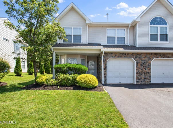 9 Nutmeg Court, Tinton Falls, NJ 07753