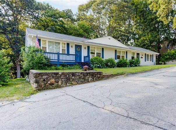 11 Golden Boulevard, North Smithfield, RI 02896