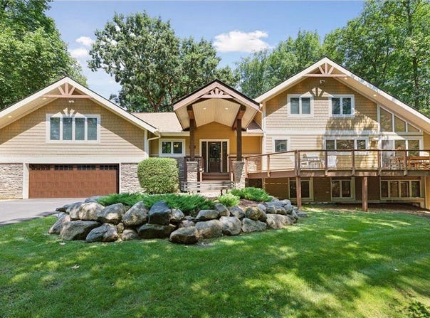 2413 Indian Road W, Minnetonka, MN 55305