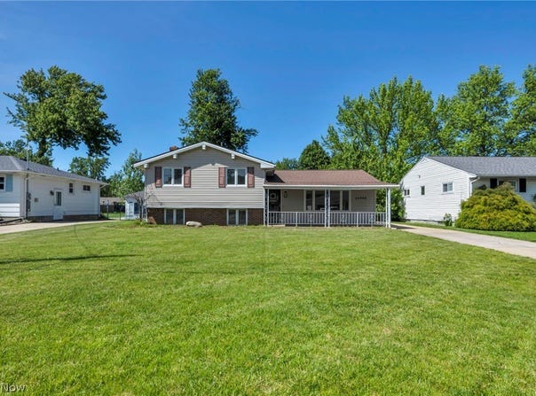 42988 Woodhill Drive, Elyria, OH 44035