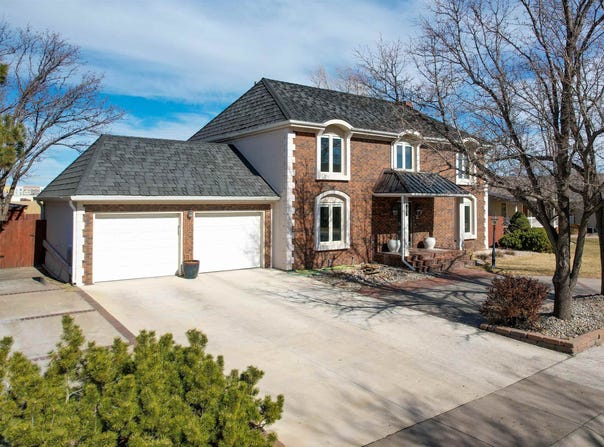 203 W 38th St, Hays, KS 67601